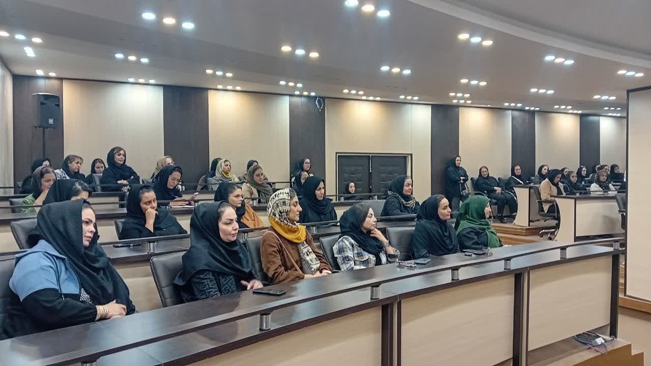 جلسه توجیهی سرویس های حمل و نقل دانش آموزان مدارس و ایمنی دانش آموزان